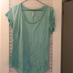 Tee shirt